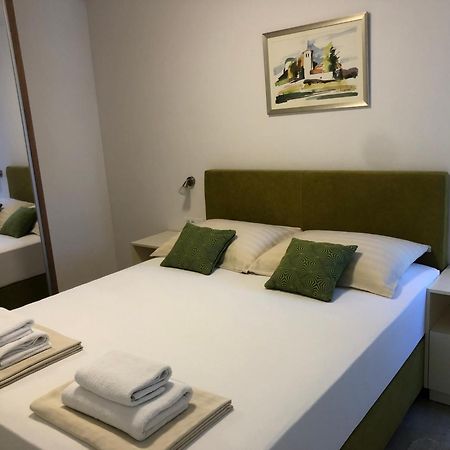 Leneda Apartments With Pool Pula Ngoại thất bức ảnh