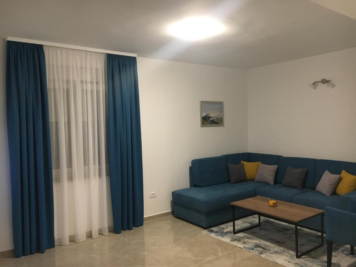 Leneda Apartments With Pool Pula Ngoại thất bức ảnh