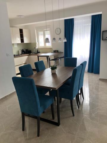 Leneda Apartments With Pool Pula Ngoại thất bức ảnh