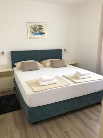 Leneda Apartments With Pool Pula Ngoại thất bức ảnh