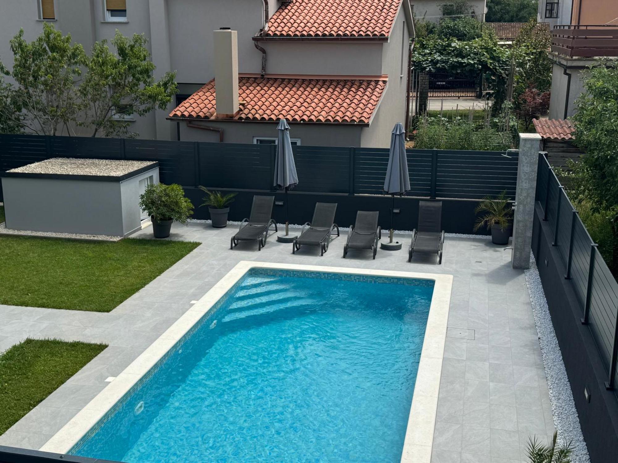 Leneda Apartments With Pool Pula Ngoại thất bức ảnh